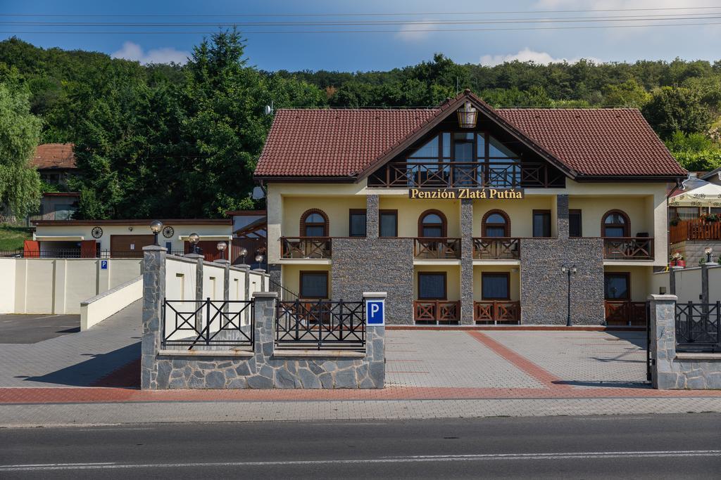 Penzión Zlatá Putňa Vinicky Esterno foto